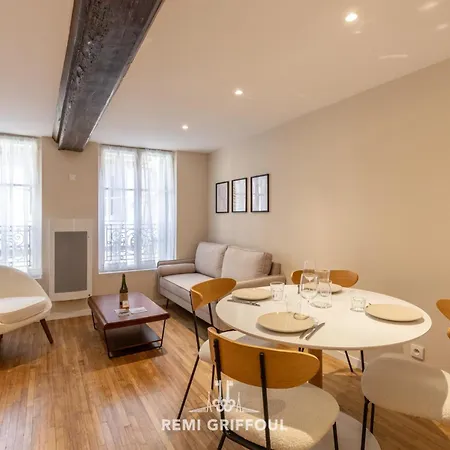Le Bois Bleu - 2nd Floor - Center *